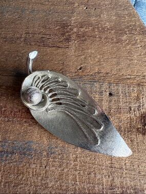 Silver Leaf Filigree Brooch - Silver Tone Women’s Jewelry